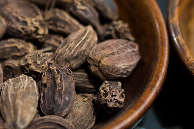 Black Cardamom (Badi Elaichi)
